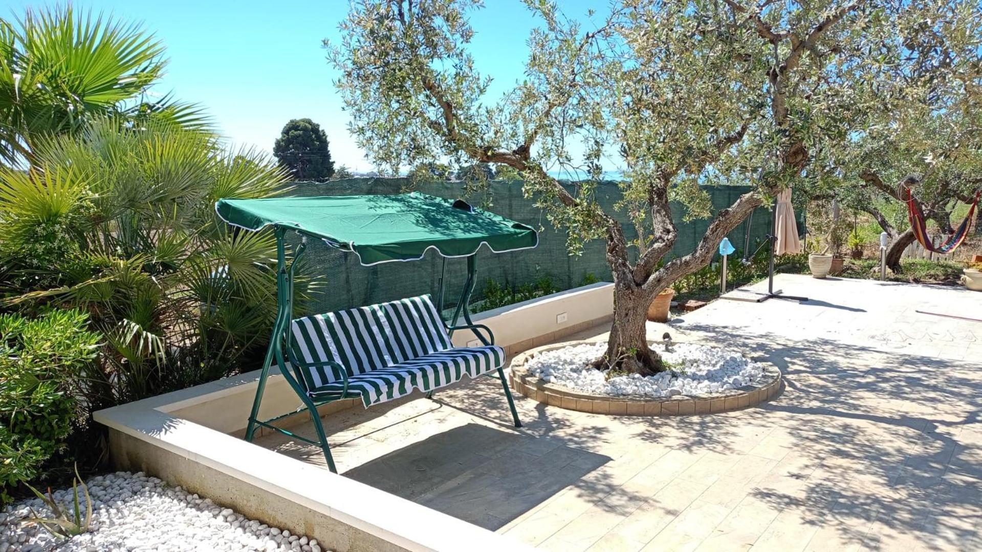 La Casetta Degli Ulivi Con Piscina เมนฟี ภายนอก รูปภาพ